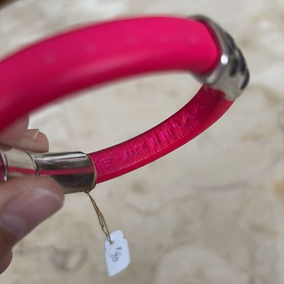 New! Handcrafted Leather Cuff Style Bracelet - Picture 9 of 9